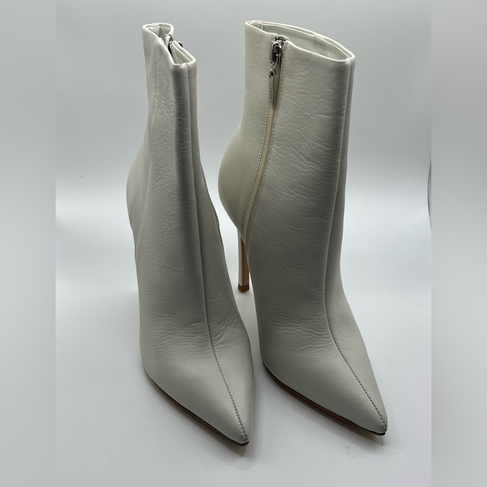 Schutz white ankle booties size 7.5